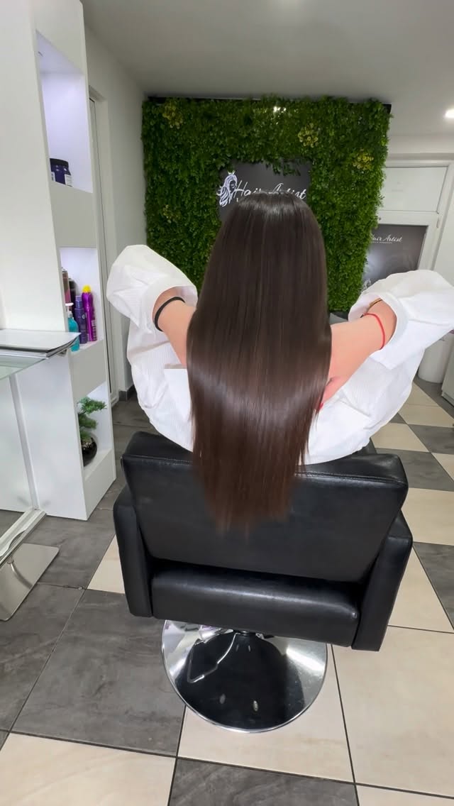❗️Imate problem sa suvom, oštećenom i neukrotivom kosom? 
Od kose koja je izgledala beživotno do ravne, zdrave svilenkaste kose, nakon samo jednog PREMIUM COLLAGEN & HY tretmana.
👉🏼Pored dubinske obnove, ovaj tretman vam olakšava stilizovanje kose kod kuce!
⏱️Tretman se radi jednom do dva puta godišnje i potpuno je bezbedan za sve!🍀
‼️BEZ FORMALDEHIDA I ŠTETNIH ISPARENJA‼️
📍Vranjska 8 #beograd 
#zdravakosa  #dugakosa  #hairfashion  #viral