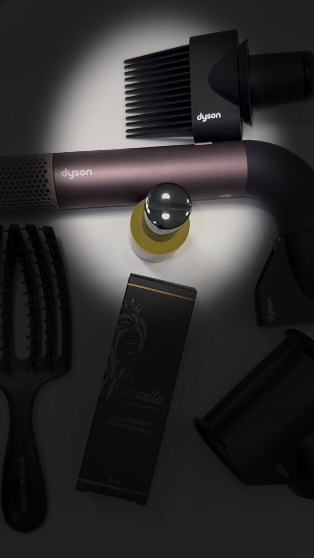 Zdrava, sjajna i negovana kosa ne dolazi slučajno! 🌸

Dyson + Cartella + Olivia Garden 💗

Cartella premium hair oil - za dubinsku obnovu, hidrataciju i zaštitu kose! 🍀💛#haircare  #zdravakosa  #hairoil  #negakose  #dyson
